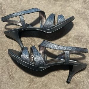 Nina SILVER GLITTER STRAPPY MID-HEEL SANDAL